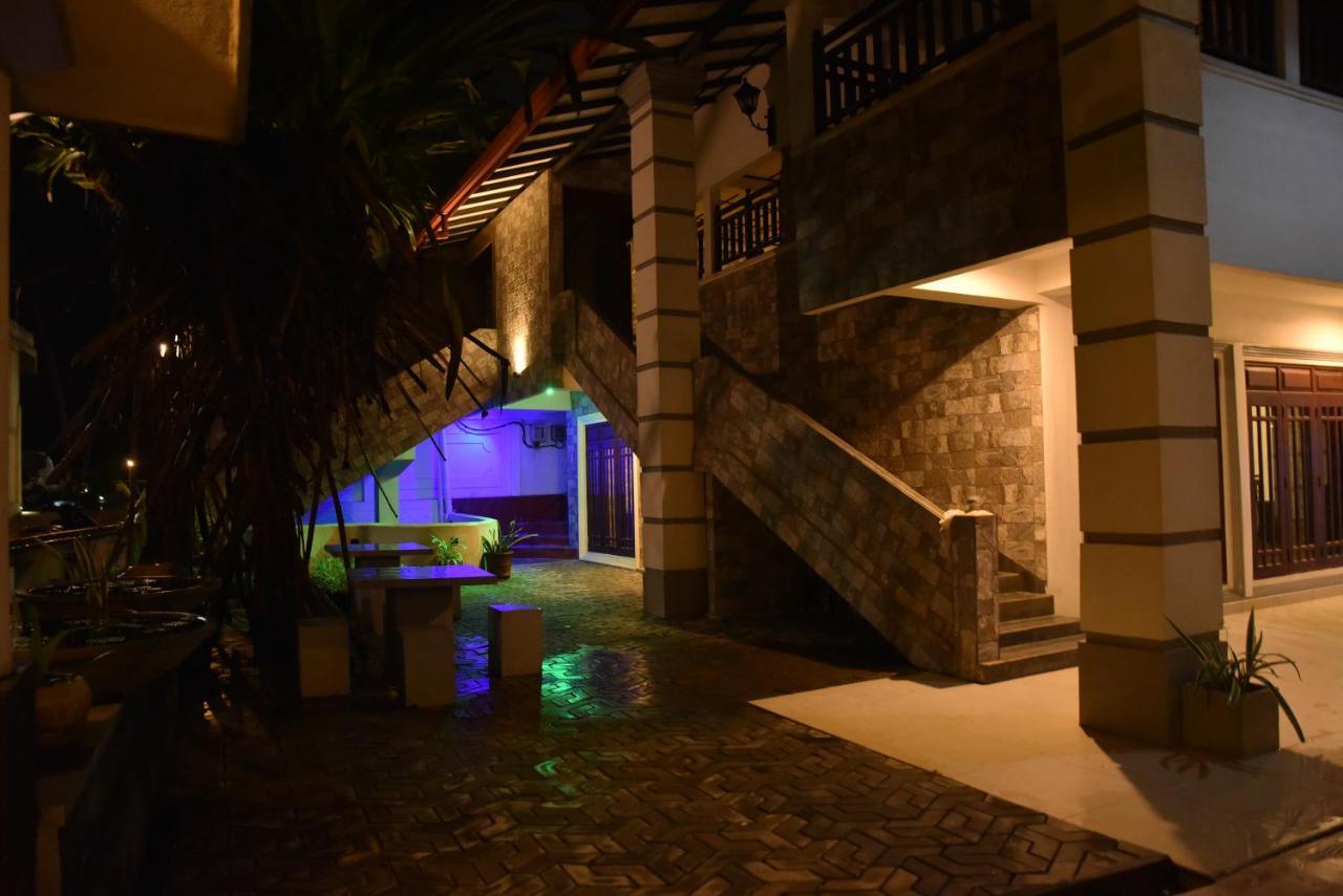 New Ocean Hill Hotel ヒッカドゥワ エクステリア 写真